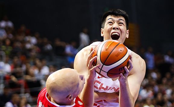 塞尔维亚队迎来连胜，冲刺冠军