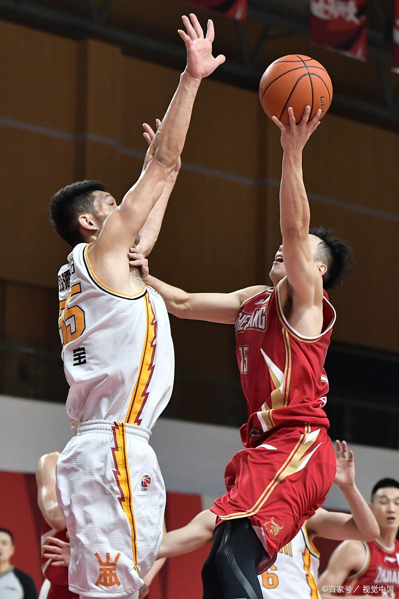 球队备战新赛季CBA联赛，继续冲刺