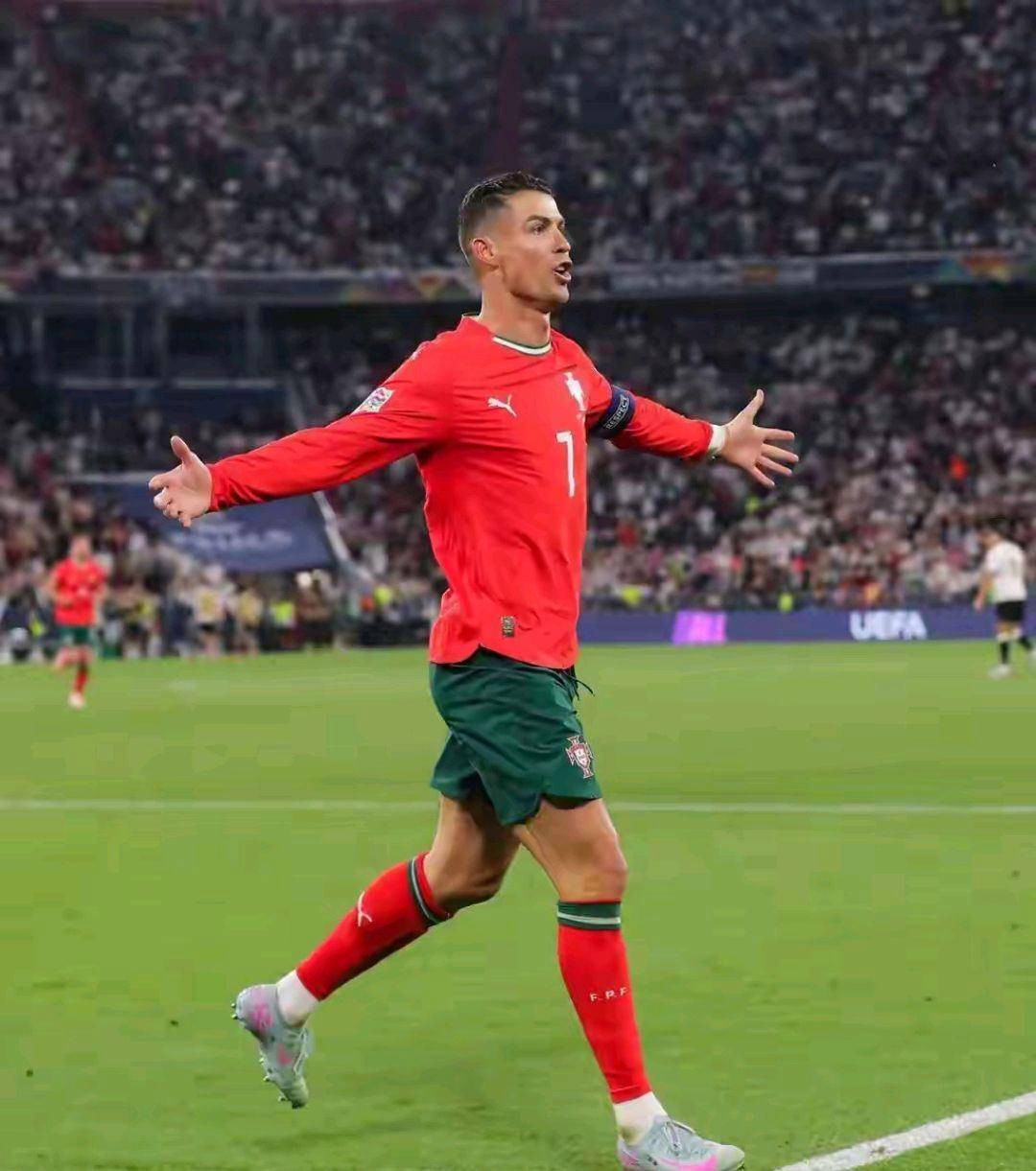 欧国联精彩对决：球员斗志昂扬的简单介绍