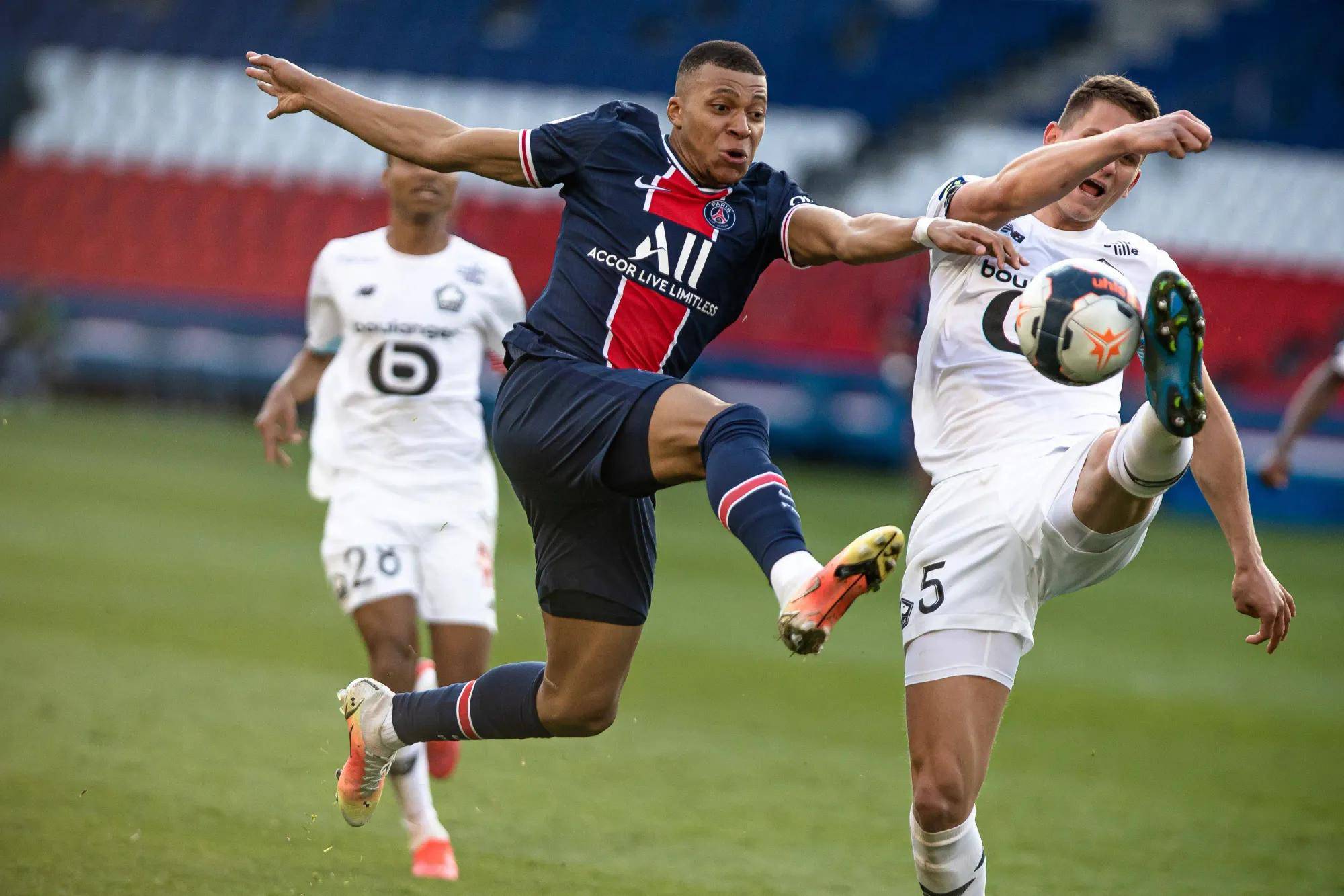 包含巴黎圣日耳曼主场战平普利茅斯，出线形势堪忧！的词条