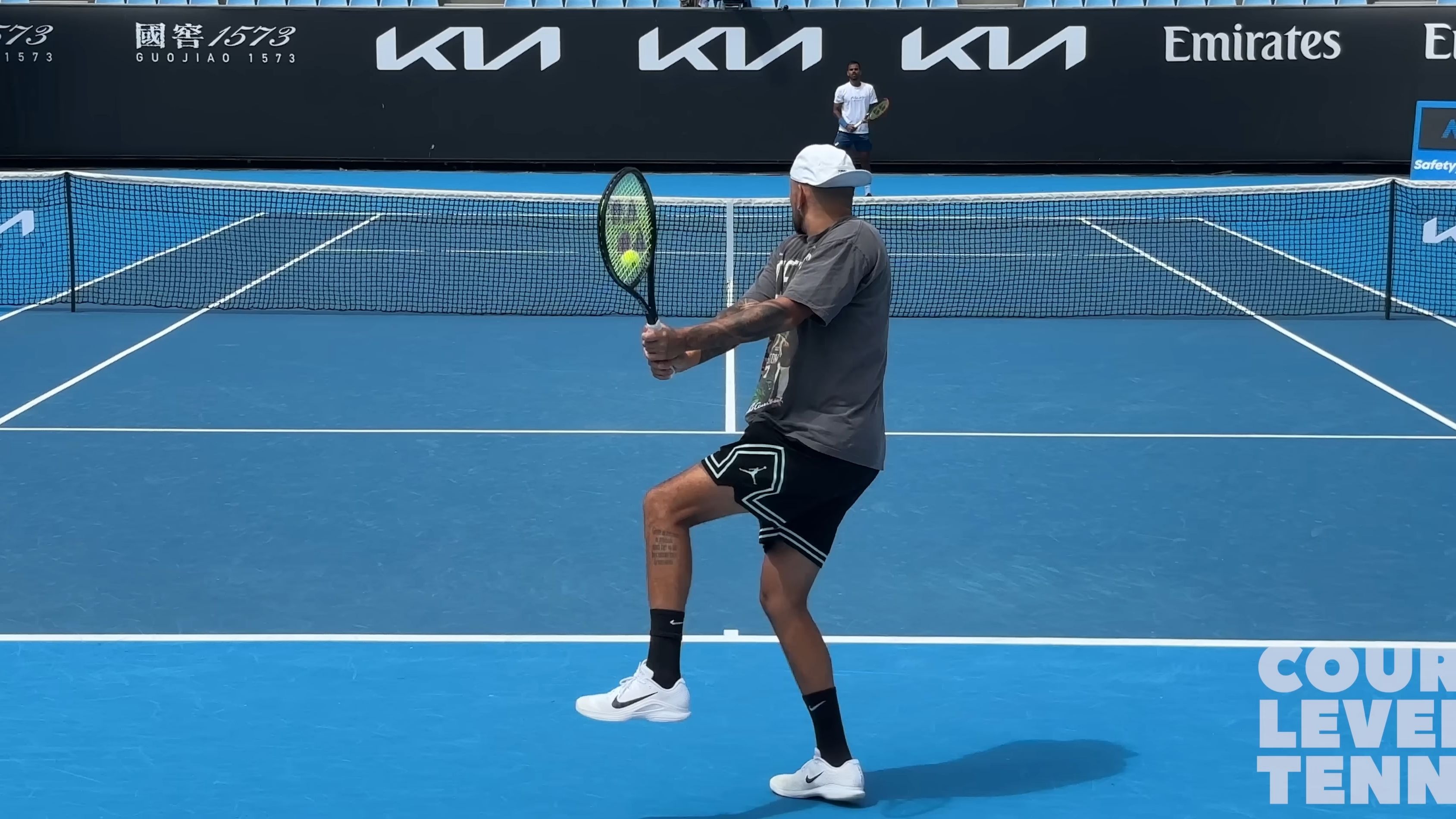 世界网球队轻取西班牙网球队,克耶高斯统治全场的简单介绍 世界网球队轻取西班牙网球队,克耶高斯统治全场的简单介绍