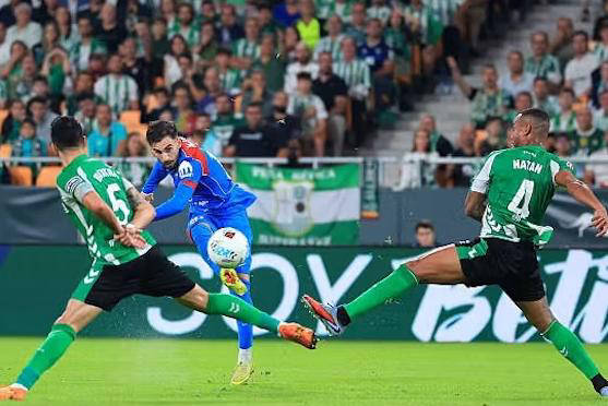 马德里竞技击败瓦伦西亚,取得胜利 马德里竞技击败瓦伦西亚,取得胜利