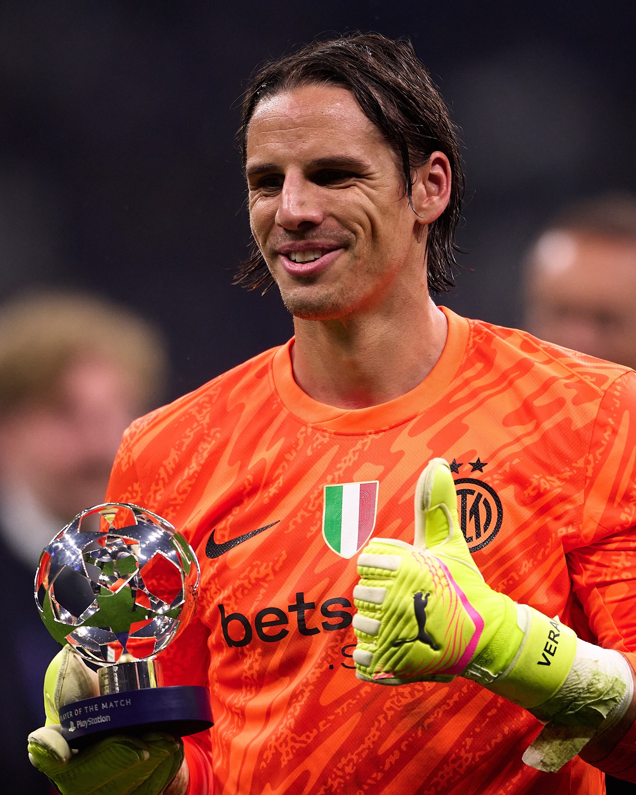 关于国际米兰逆转瑞士，卡瓦哈尔刷新纪录的信息