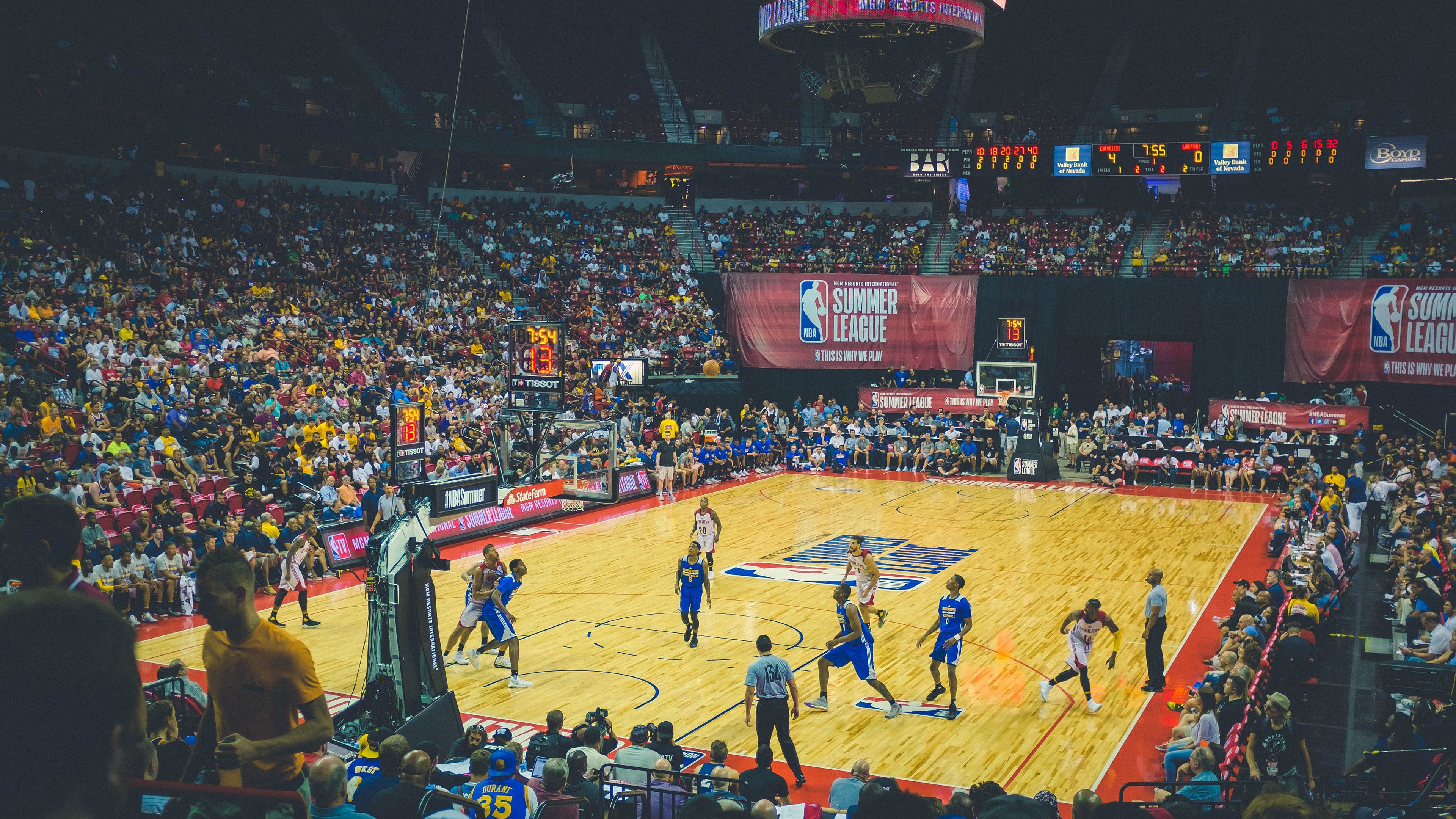 当英格拉姆在休斯顿爆发,火箭加时险胜辽宁队—一场跨越篮球次元的对决