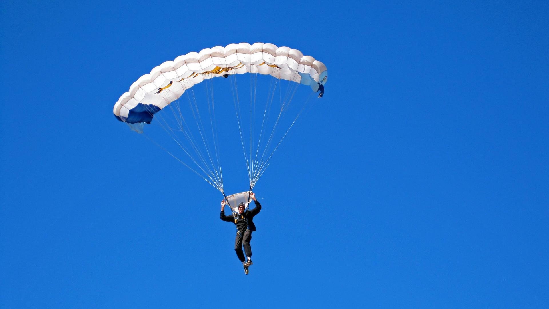 羽球亚团赛，中国队轻取日本队，辛杜惊艳四座展王者风范