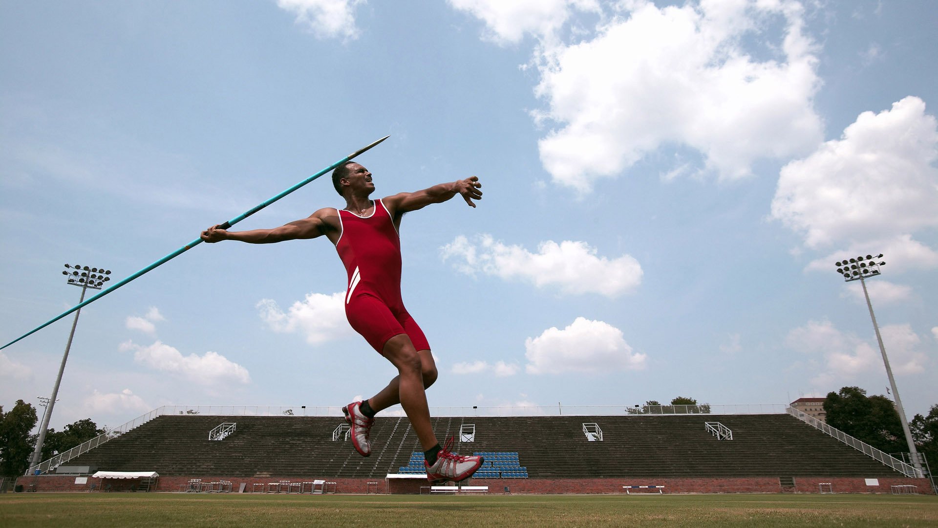 绿茵场上的绝杀与球台上的纪录，当日本队逆转德国，林高远刷新历史